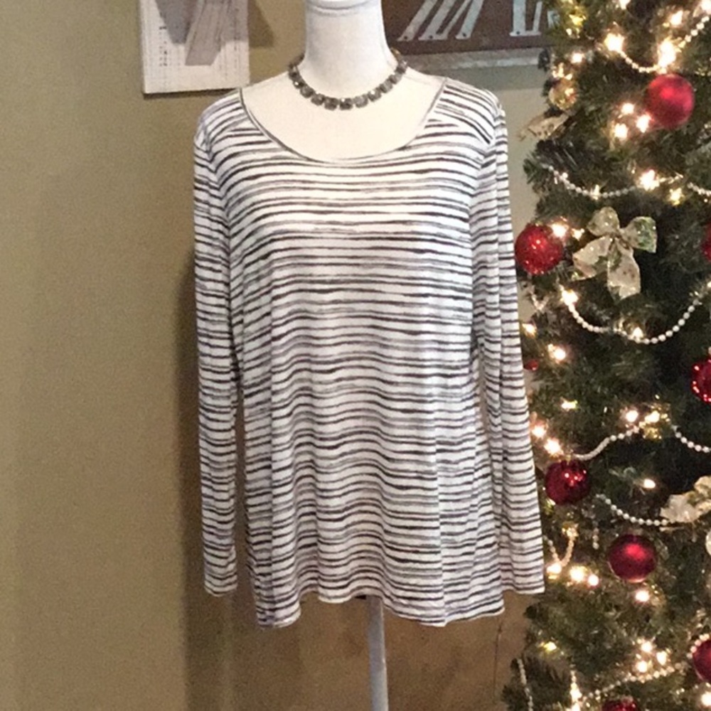 NWT - Apt9 Long Sleeve Tunic Tee.